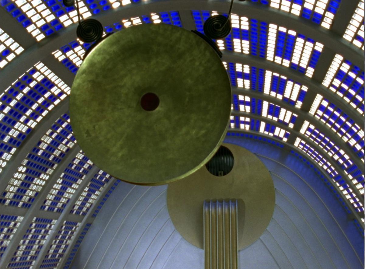 Haus Atlantis, Karen Russo